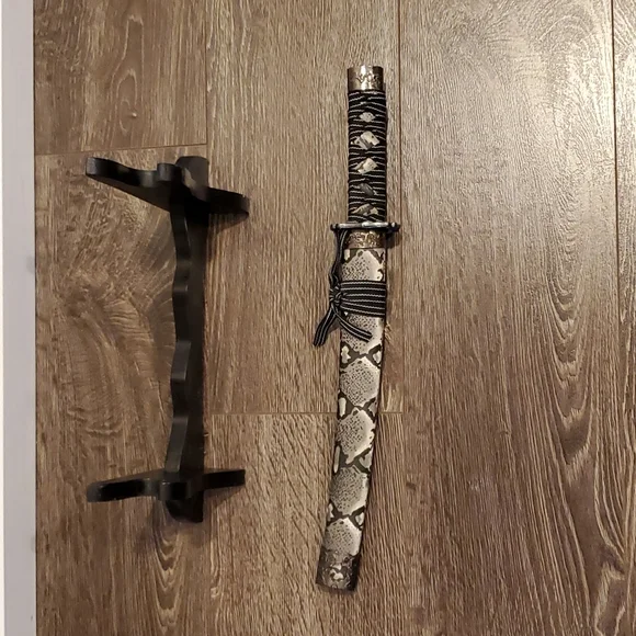 ๐ก Decorative SWORD - Picture 3 of 14